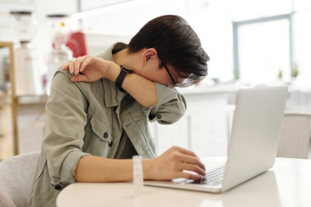 Does coughing work your abs?
